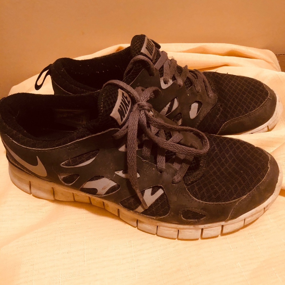 Nike running shoes black grey and white
